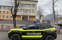 Сигнали за бомби вдигнаха на крак полицията във Враца