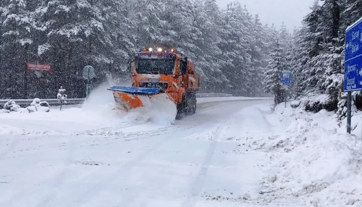 Затвориха пътища в Южна България