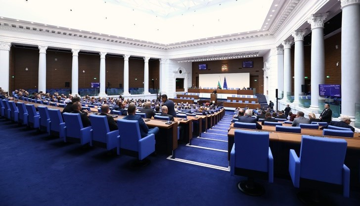 Парламентът гласува и промени в Закона за вероизповеданията