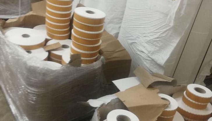 Товарът е бил деклариран като рециклирана хартия Товарът е бил деклариран като рециклирана хартия