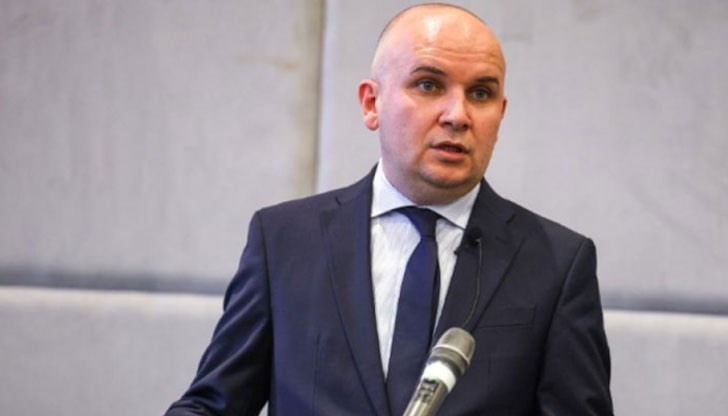 Евродепутатът разкри защо партията подкрепя кабинета "Желязков" Евродепутатът разкри защо партията подкрепя кабинета "Желязков"