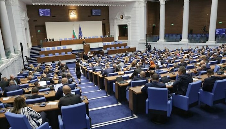 Новите депутати положиха клетва Новите депутати положиха клетва