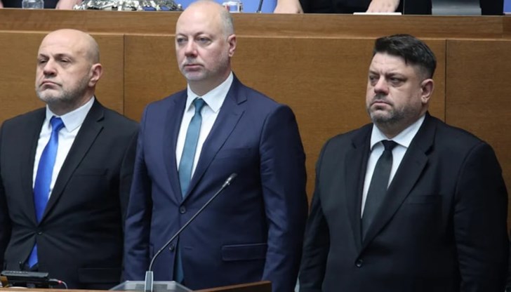 Атанас Зафиров ще има 7 съветници, Дончев и Караджов - по петима Атанас Зафиров ще има 7 съветници, Дончев и Караджов - по петима