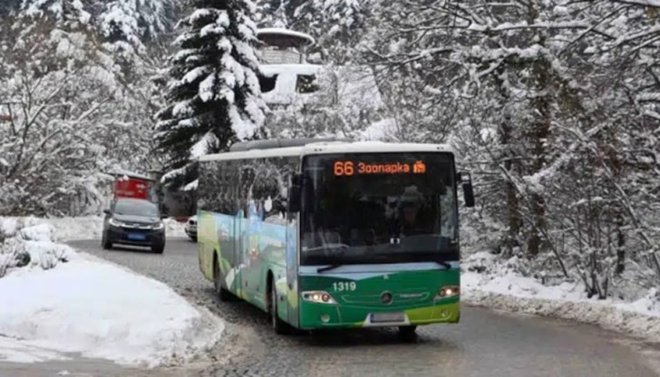 Над 200 души останаха да чакат транспорт на спирка „Морени" този следобед Над 200 души останаха да чакат транспорт на спирка „Морени" този следобед