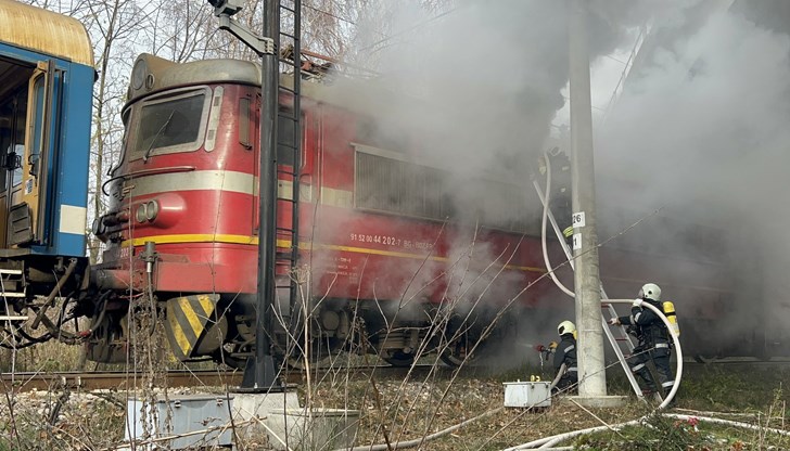 Спасителите предотвратиха разрастването на огъня, няма пострадали