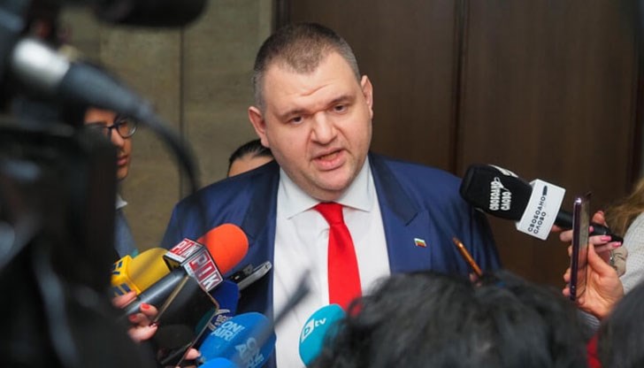 Лидерът на "ДПС - Ново начало" публикува доказателства за комуникация с бившия премиер Лидерът на "ДПС - Ново начало" публикува доказателства за комуникация с бившия премиер