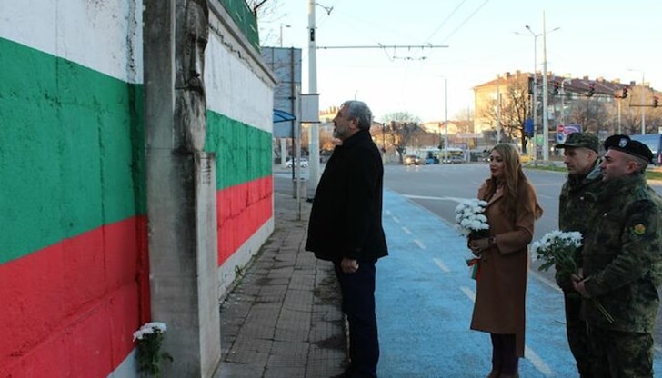 Местната власт и военното командване участваха в церемонията