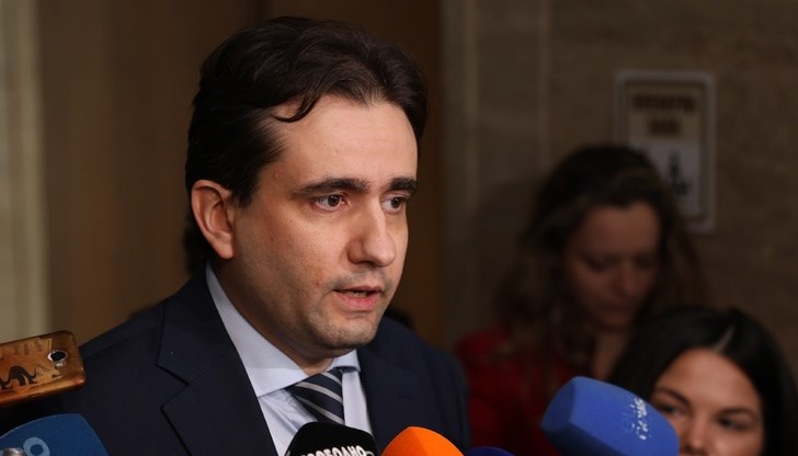 През следващата седмица ще внесем най-малко четири мерки за оптимизация на разходите, обяви Божидар Божанов През следващата седмица ще внесем най-малко четири мерки за оптимизация на разходите, обяви Божидар Божанов