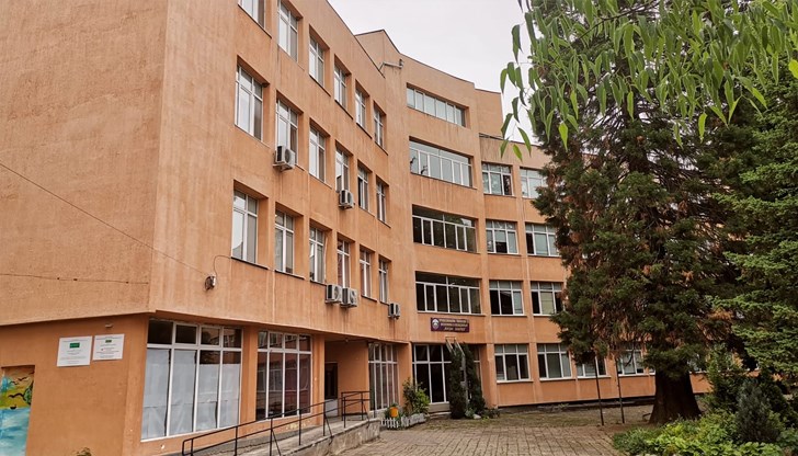 Инцидентът е станал в Професионалната гимназия по икономика и мениджмънт Инцидентът е станал в Професионалната гимназия по икономика и мениджмънт