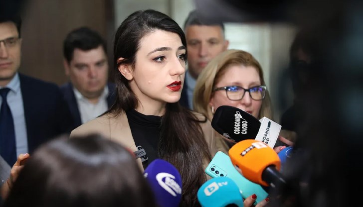 Трима областни управители подадоха оставки след призив на Делян Пеевски Трима областни управители подадоха оставки след призив на Делян Пеевски