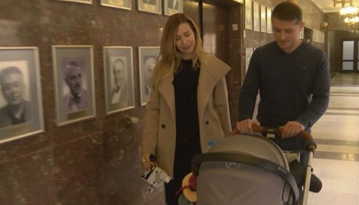 Пет семейства вече получиха финансовата помощ Пет семейства вече получиха финансовата помощ