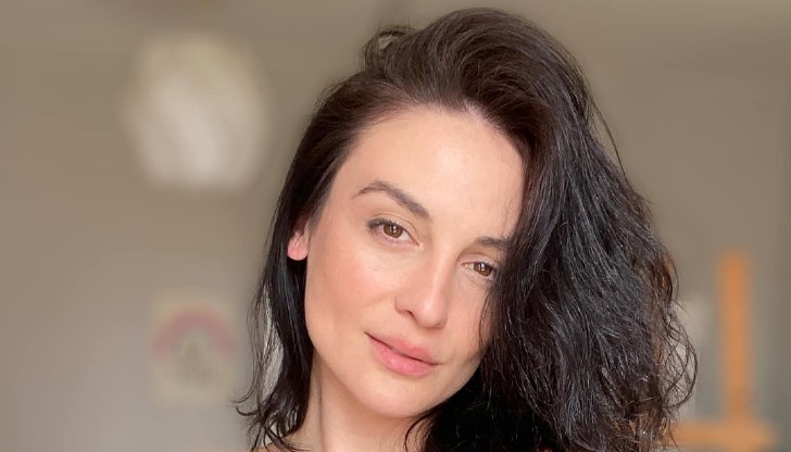 Актрисата разкри нови подробности около делото с Юлиан Вергов в емоционален пост в социалните мрежи Актрисата разкри нови подробности около делото с Юлиан Вергов в емоционален пост в социалните мрежи