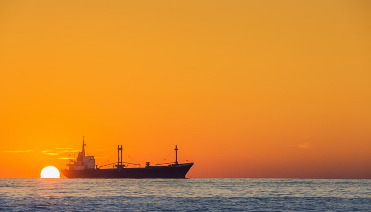 Плавателният съд е получил теч Плавателният съд е получил теч