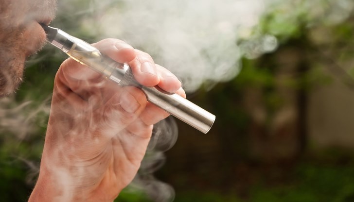 "Ще тласне хората към пушене или към черния пазар" - реакции след забраната на вейповете "Ще тласне хората към пушене или към черния пазар" - реакции след забраната на вейповете