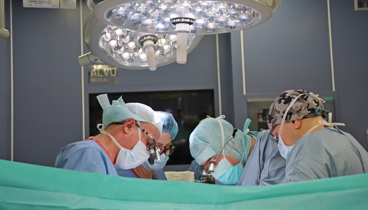 ВМА извърши успешна чернодробна трансплантация, а в УМБАЛ "Лозенец" двама мъже получиха бъбреци ВМА извърши успешна чернодробна трансплантация, а в УМБАЛ "Лозенец" двама мъже получиха бъбреци