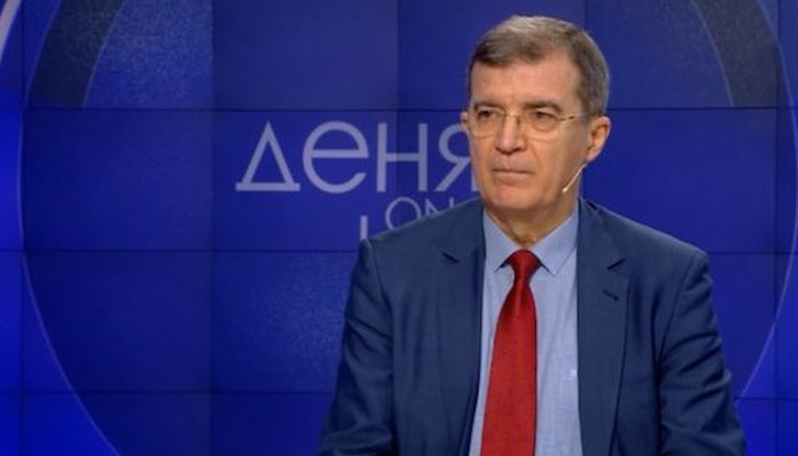 Стефан Стоянов: САЩ контролират украинското въоръжение чрез сателити Стефан Стоянов: САЩ контролират украинското въоръжение чрез сателити