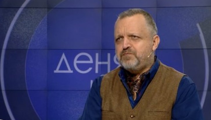 Бивш зам.-ректор на Академията на МВР критикува полицейските действия при протестите и посочва системни проблеми в сектора Бивш зам.-ректор на Академията на МВР критикува полицейските действия при протестите и посочва системни проблеми в сектора