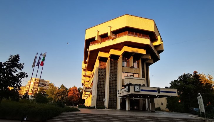 Кандидатите трябва да имат минимум 5 години опит Кандидатите трябва да имат минимум 5 години опит