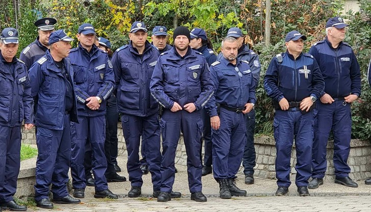 Народните представители приеха новия бюджет на МВР без дебати Народните представители приеха новия бюджет на МВР без дебати