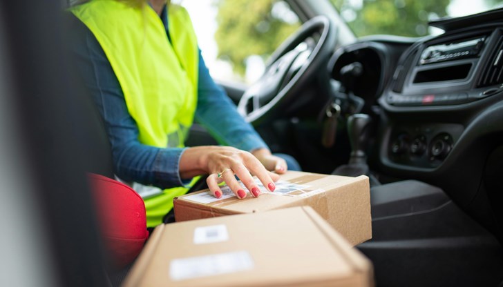 Куриерските фирми вдигат тарифите през март Куриерските фирми вдигат тарифите през март