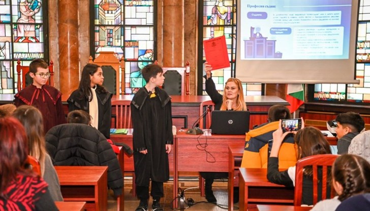 Трудовото законодателство - най-дискутираната тема сред гимназистите Трудовото законодателство - най-дискутираната тема сред гимназистите