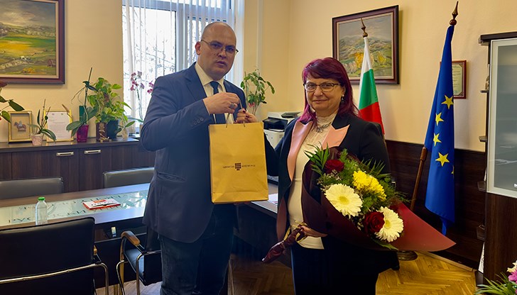 Доц. Десислава Атанасова встъпи в длъжност като ректор на Русенския университет Доц. Десислава Атанасова встъпи в длъжност като ректор на Русенския университет