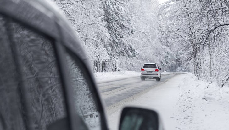 Сняг затрупа 14 области днес Сняг затрупа 14 области днес