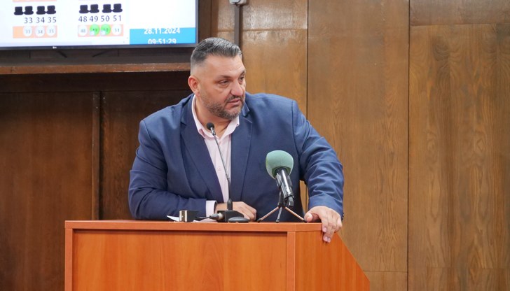 Станимир Станчев не скри възмущението си от факта, че представител на консорциума, отговорен за зимното поддържане, не присъства на сесията Станимир Станчев не скри възмущението си от факта, че представител на консорциума, отговорен за зимното поддържане, не присъства на сесията