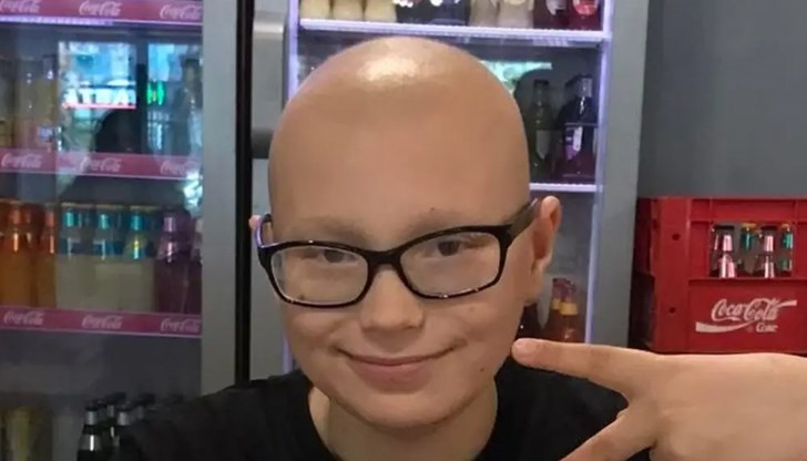 13-годишният Стилян се бори с рядък и агресивен тумор, надежда дава болница в Турция 13-годишният Стилян се бори с рядък и агресивен тумор, надежда дава болница в Турция