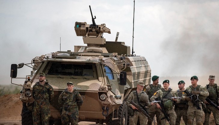 Несигурността около НАТО налага укрепване на европейската отбрана Несигурността около НАТО налага укрепване на европейската отбрана