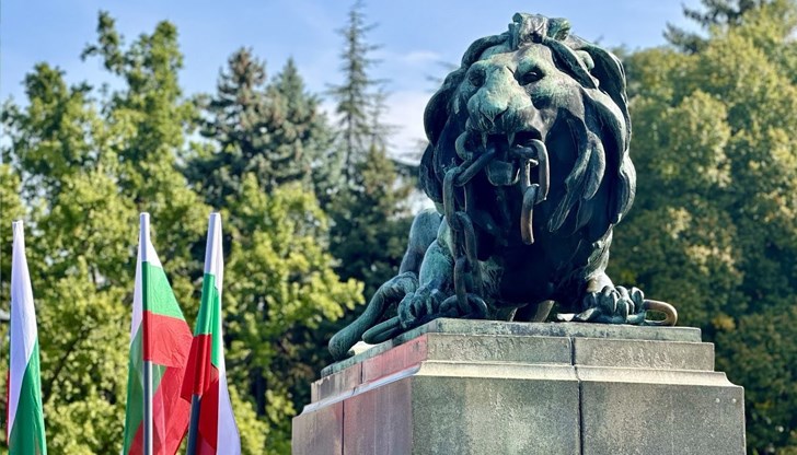 Безплатен градски транспорт и две представления на "Под игото" в Доходното здание Безплатен градски транспорт и две представления на "Под игото" в Доходното здание