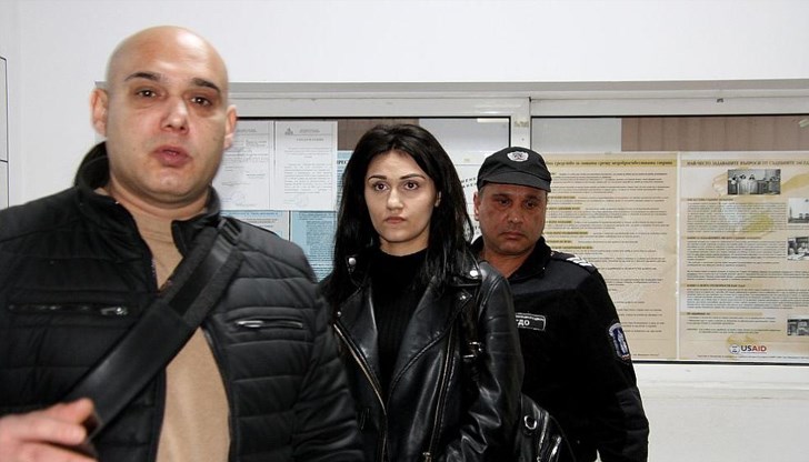 Назначен е нов съдебен състав след отвод на предишния Назначен е нов съдебен състав след отвод на предишния