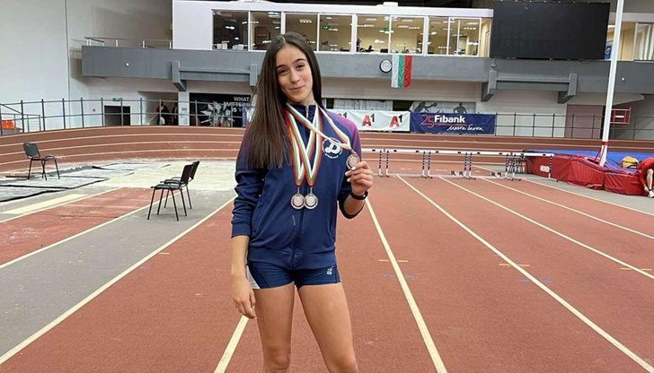 Русенската спортистка подобри постижението на щафетата 4х400 метра с 9 секунди Русенската спортистка подобри постижението на щафетата 4х400 метра с 9 секунди