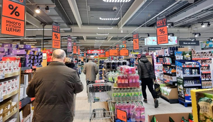 Жители на Северна Гърция масово пазаруват храна у нас Жители на Северна Гърция масово пазаруват храна у нас