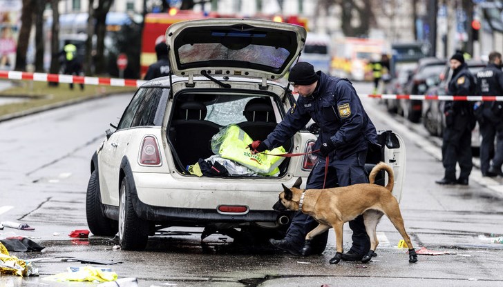 Предполагаемият нападател - 24-годишен мъж от Афганистан, е задържан Предполагаемият нападател - 24-годишен мъж от Афганистан, е задържан