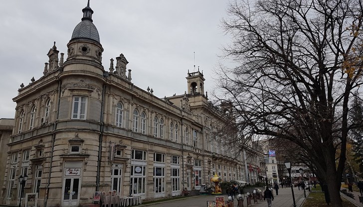 "Хора, места и вещи" - новата премиера на ДТ "Сава Огнянов" "Хора, места и вещи" - новата премиера на ДТ "Сава Огнянов"