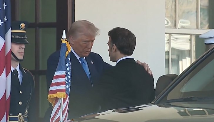 Френският държавен глава дискутира подкрепата за Украйна с американския президент Френският държавен глава дискутира подкрепата за Украйна с американския президент