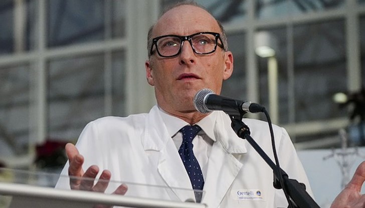 Лекарите: Светият отец е в добро настроение и се шегува въпреки сериозното си състояние Лекарите: Светият отец е в добро настроение и се шегува въпреки сериозното си състояние