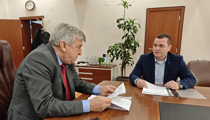 Нови норми за химическите замърсители и удължаване на мониторинга на въздуха са сред исканията на Пенчо Милков Нови норми за химическите замърсители и удължаване на мониторинга на въздуха са сред исканията на Пенчо Милков