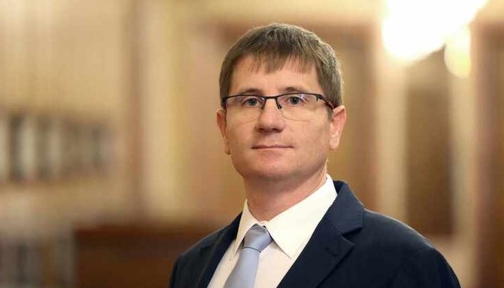 Правителството готви удар по фискалния резерв Правителството готви удар по фискалния резерв