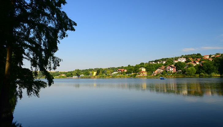 "Feeder Fishing Ruse" организира акция за почистване на района край езерото на Текето "Feeder Fishing Ruse" организира акция за почистване на района край езерото на Текето