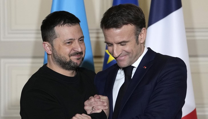 Френският президент защити Зеленски след критиките на Тръмп Френският президент защити Зеленски след критиките на Тръмп