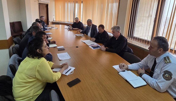 Областният управител организира кампания за предотвратяване на аварии по електропреносната мрежа във всички общини Областният управител организира кампания за предотвратяване на аварии по електропреносната мрежа във всички общини