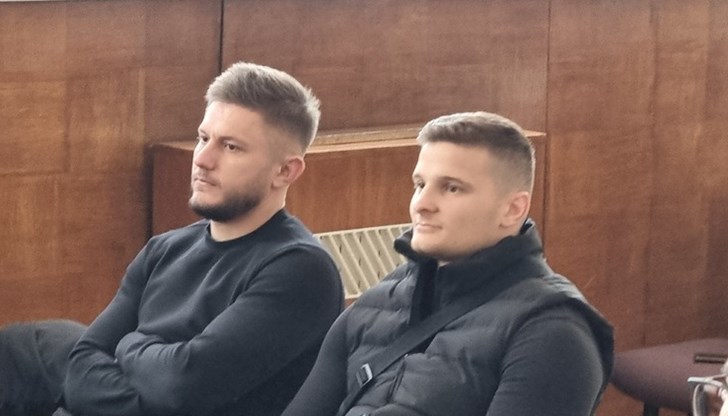 Илия Спасески и Борче Ангелов получиха осъдителни присъди за нанасяне на тежка телесна повреда, но съдът счете за недоказан мотивът "от омраза" Илия Спасески и Борче Ангелов получиха осъдителни присъди за нанасяне на тежка телесна повреда, но съдът счете за недоказан мотивът "от омраза"