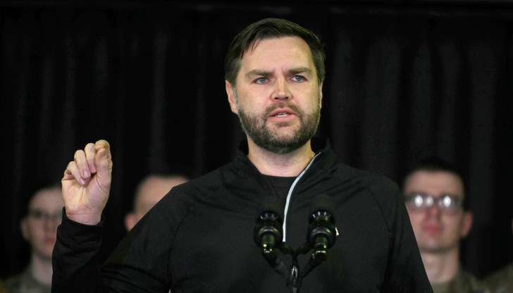 Вицепрезидентът на САЩ посети американска база в арктическия регион, където изрази опасения от руско и китайско влияние Вицепрезидентът на САЩ посети американска база в арктическия регион, където изрази опасения от руско и китайско влияние