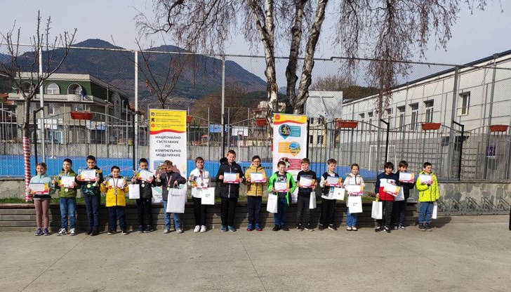 Отличиха 107 финалисти на официална церемония в Гоце Делчев Отличиха 107 финалисти на официална церемония в Гоце Делчев