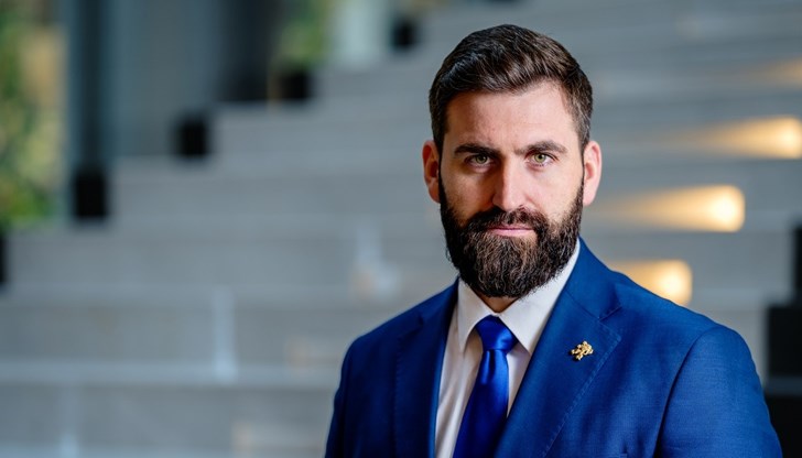 Евродепутатът: България е първа по приходи от отбранителна техника на глава от населението Евродепутатът: България е първа по приходи от отбранителна техника на глава от населението