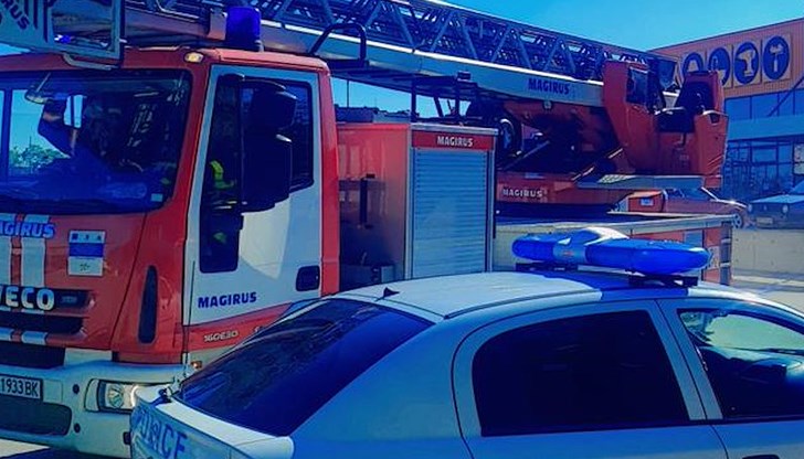 Всички спасителни служби се включват в тренировката на булевард "Липник" Всички спасителни служби се включват в тренировката на булевард "Липник"