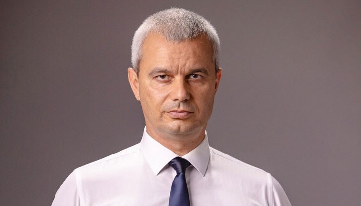 Лидерът на "Възраждане" прогнозира съюз между Русия и САЩ срещу "Четвъртия райх" Лидерът на "Възраждане" прогнозира съюз между Русия и САЩ срещу "Четвъртия райх"