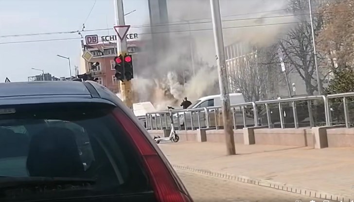 Запалените треви и боклуци са причинили лек дим в метростанция Сердика, но без опасност за гражданите Запалените треви и боклуци са причинили лек дим в метростанция Сердика, но без опасност за гражданите